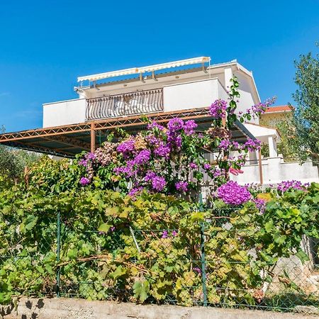 Apartments Neda Trogir Buitenkant foto