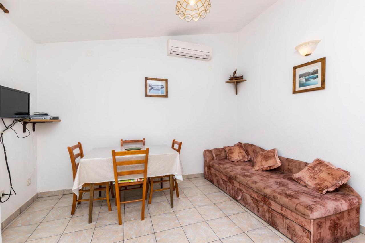 Apartments Neda Trogir Buitenkant foto